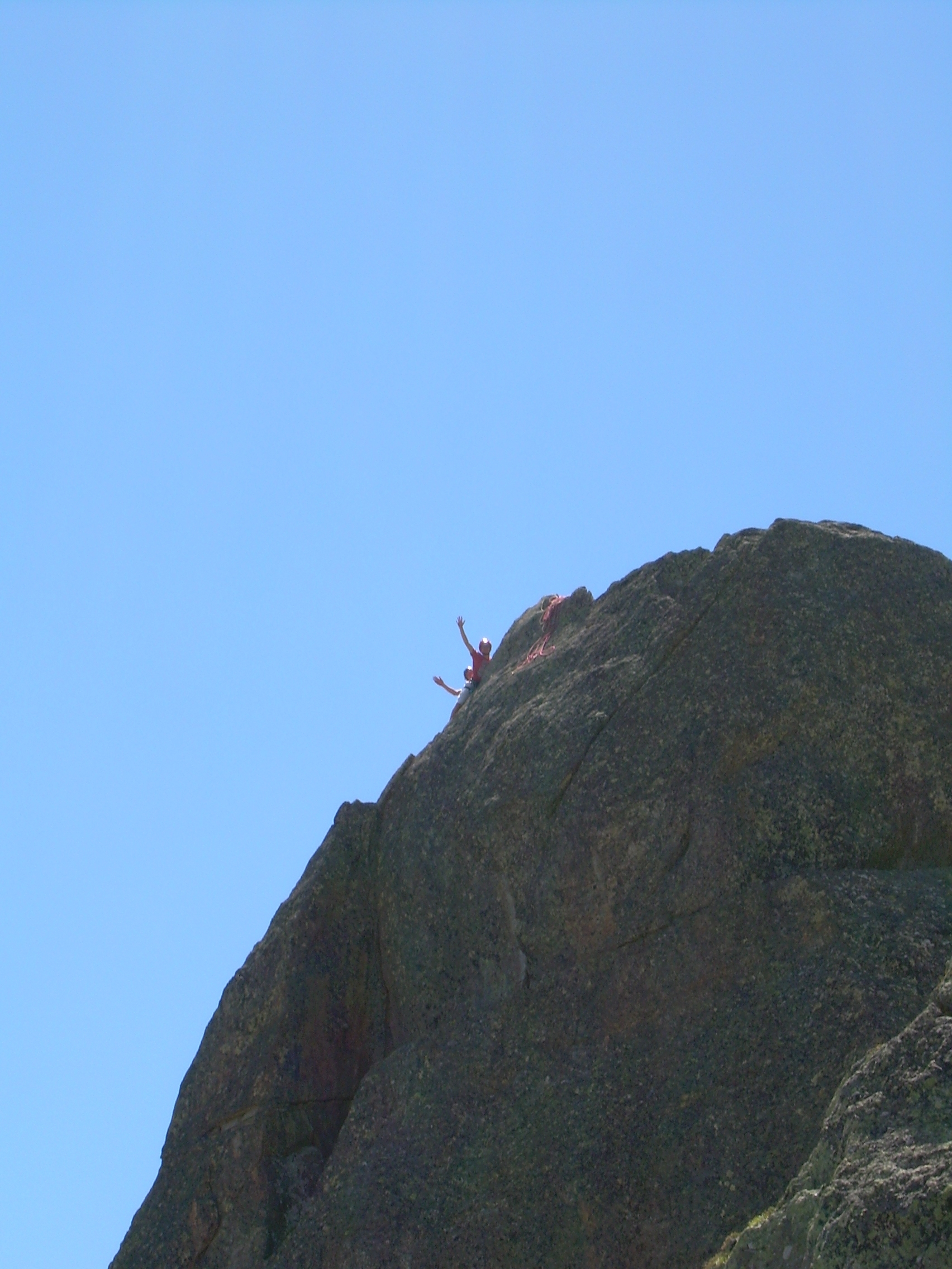 Hamish and Josh on pinnacle 1, cocher cochon.JPG